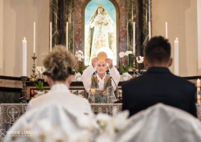 fotografo matrimonio chiesa Santuario di Castelleone, Cremona; abito sposa corto