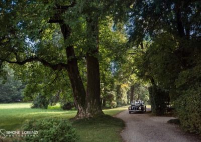 auto della sposa nella natura al Matrimonio country chic in Villa Pesenti Agliardi, Bergamo