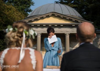 amica in lacrime al Matrimonio country chic in Villa Pesenti Agliardi, Bergamo