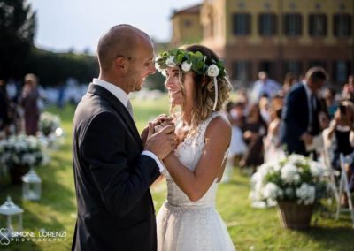 sguardi di sposi innamorati al Matrimonio country chic in Villa Pesenti Agliardi, Bergamo