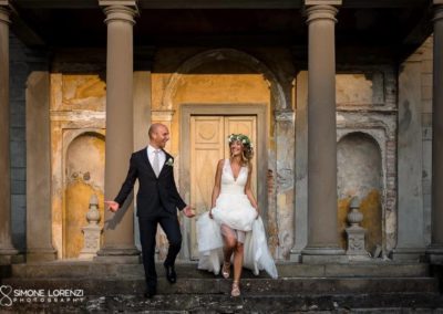 camminata sulle scale degli sposi al Matrimonio country chic in Villa Pesenti Agliardi, Bergamo